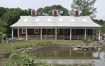 kid's farm barn at the national zoo:http://nationalzoo.si.edu/Publications/ZooGoer/2004/4/kidsfarmside.cfm